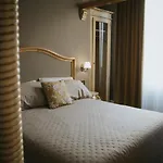 Della Vittoria فندق مبيت وإفطار 4*