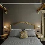 Della Vittoria فندق مبيت وإفطار 4*