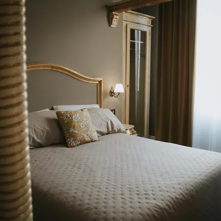 Della Vittoria Bed & Breakfast 4*
